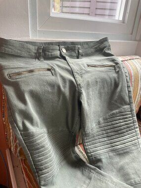 NEW LISTING Khaki Jeans